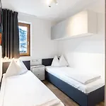 Apartments Domizil Egger *