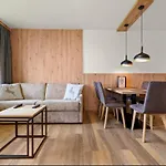 Apartments Domizil Egger *