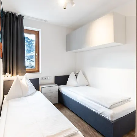 Apartments Domizil Egger *