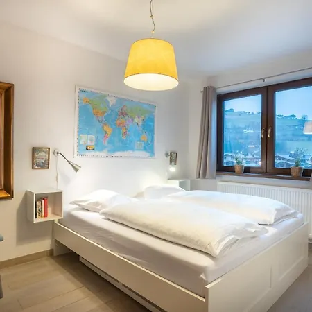 Kaprun Apartments דירה *