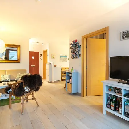 Apartments Domizil Egger *