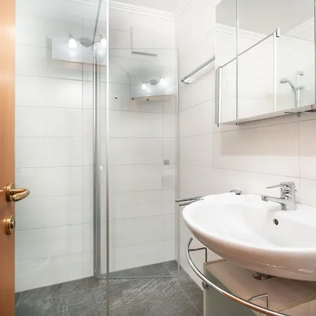 Kaprun Apartments *