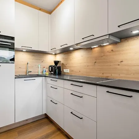 Kaprun Apartments Apartman *